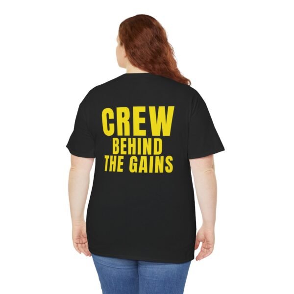 CAMERA CREW EDITION T-Shirt – CREW Rugprint + BEHIND THE GAINS Slogan - Image 10